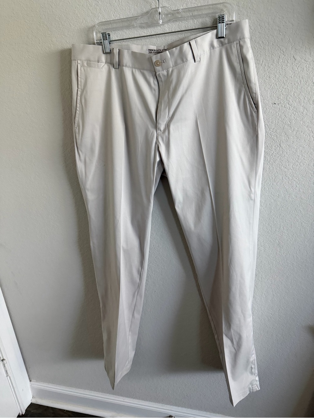 Nike Golf Performance Men's Chinos in Light Beige 36x34